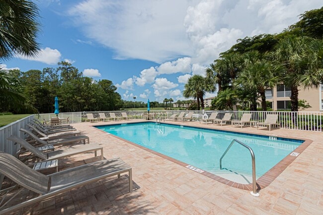 Building Photo - Fully Furnished Seasonal Condo Rental At G...