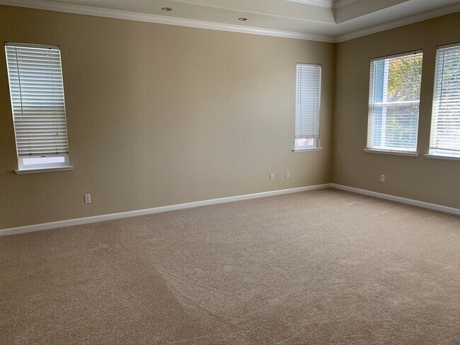 Building Photo - Stunning 4 bed/2.5 bath home in San Ramon