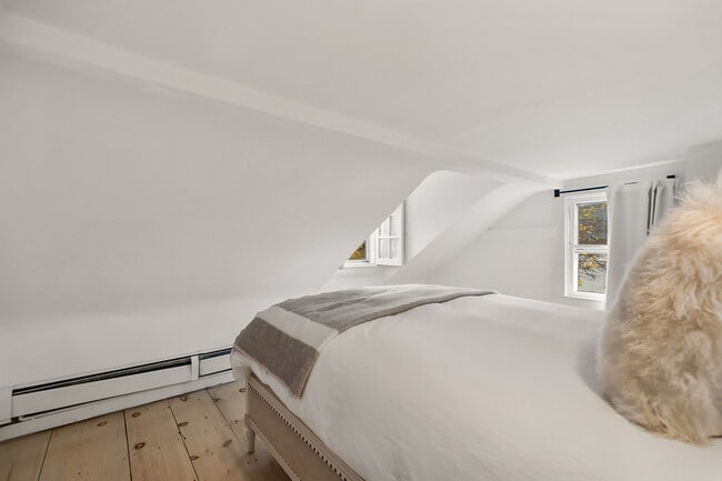 Building Photo - 45 Burying Hill Rd