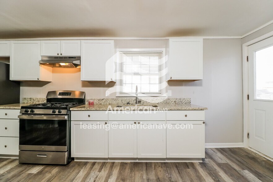 Building Photo - 1127 Williams St