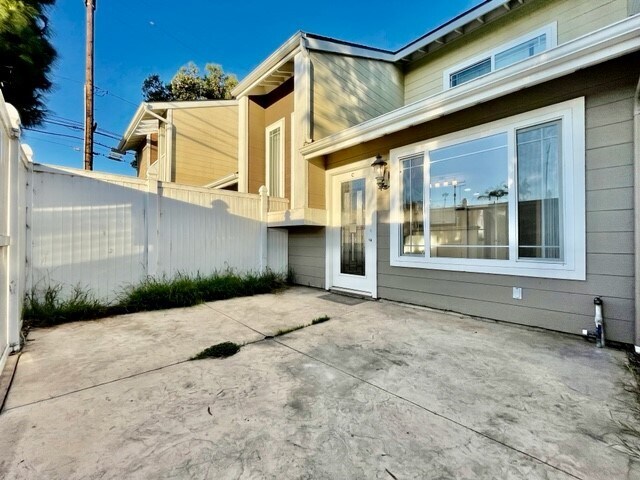 Building Photo - 1798 Pomona Ave