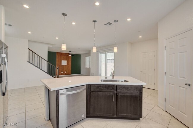 Building Photo - 1360 Cerulean Ave