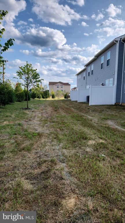 Building Photo - 12 Nelsons Wy