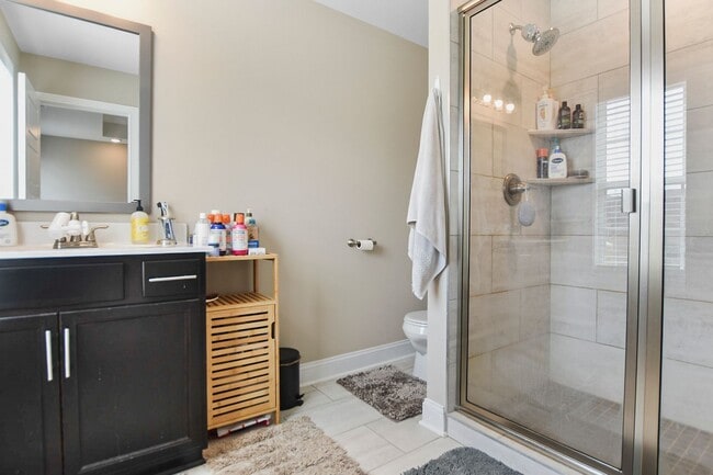 Building Photo - Pet Friendly Three Bedroom!
