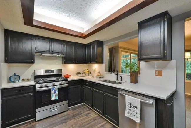 Building Photo - 47 Doranne Ct