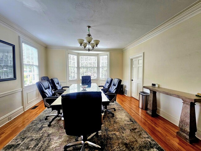 Building Photo - 3210 N Ocoee St