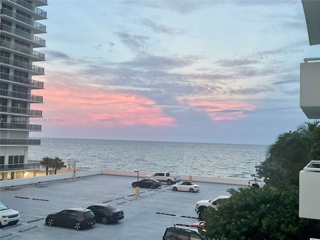 Building Photo - 3001 S Ocean Dr