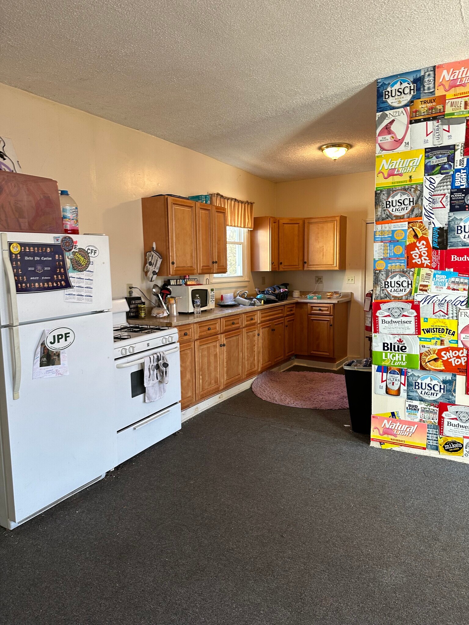 Building Photo - 108 Temple St