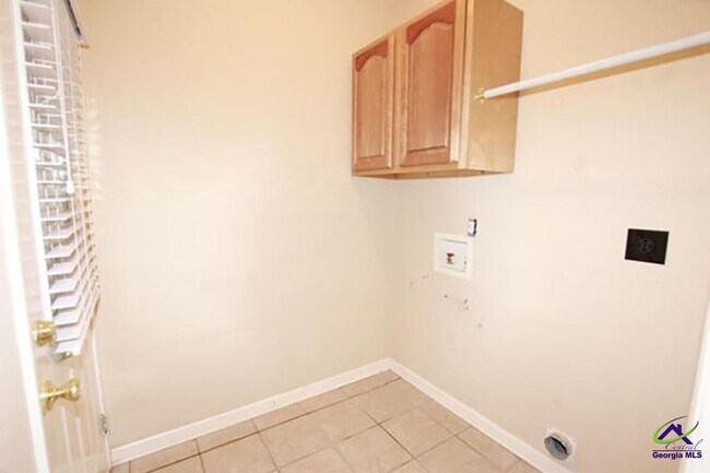 Building Photo - 104 Village Walk