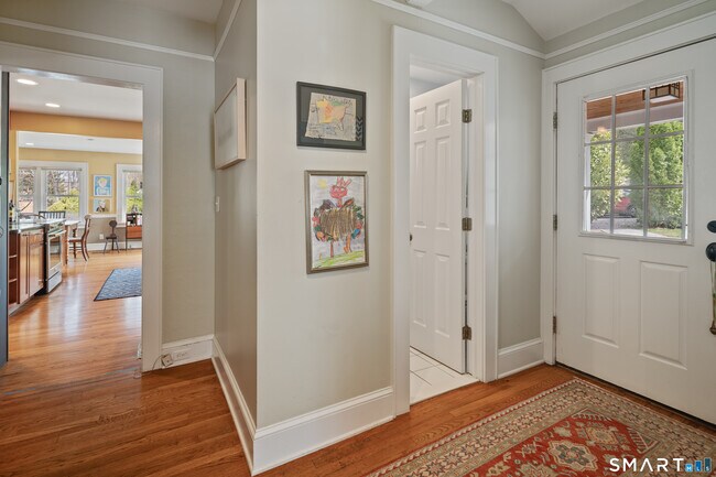 Building Photo - 13 Birch St