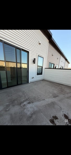 Building Photo - 2560 Nicholson St