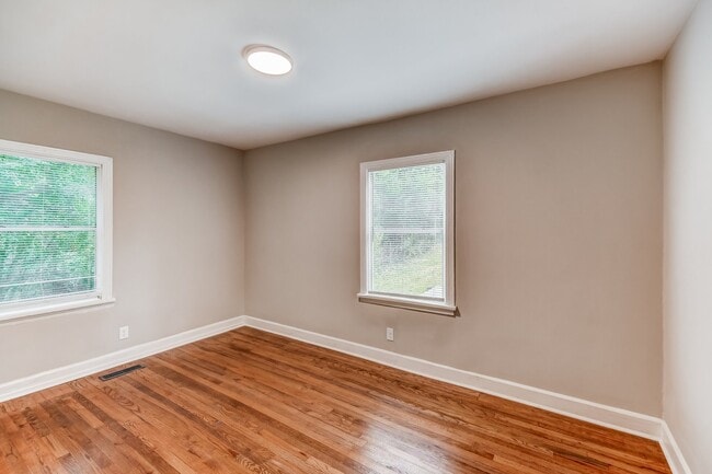 Building Photo - 4808 Court I