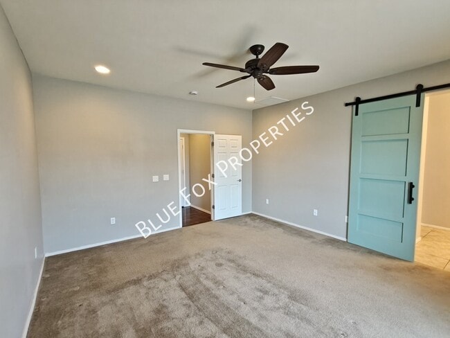 Building Photo - 34185 S Presidio Pl
