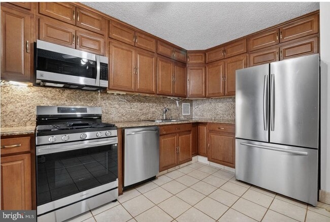 Building Photo - 3701 S George Mason Dr