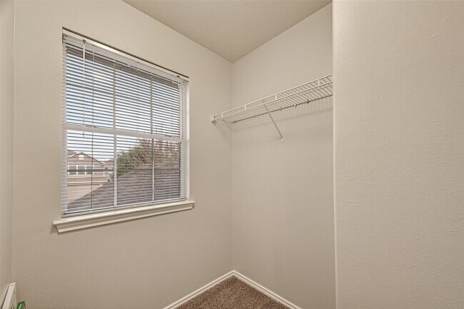 Building Photo - 10902 Clear Villa Ln