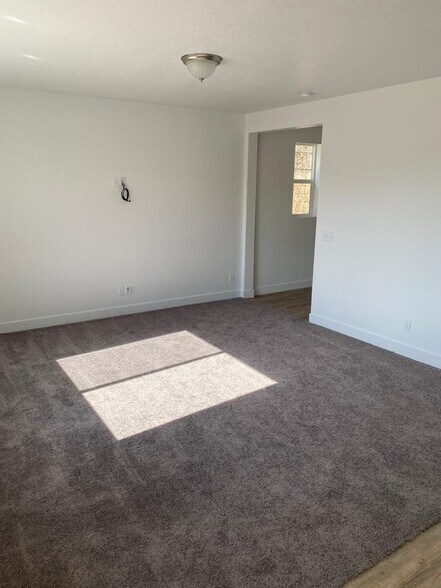 Building Photo - 15188 S Prinz Ln