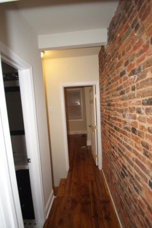 Building Photo - ADORABLE PET-FRIENDLY 2-BEDROOM TOWNHOUSE ...