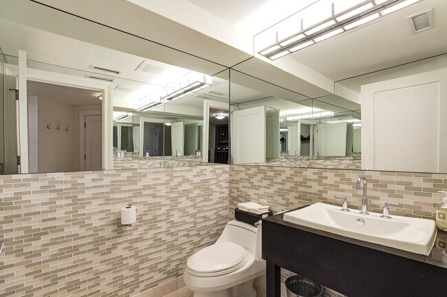 Building Photo - 3 Henley Pl