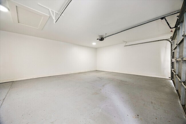 Building Photo - 4715 Braesvalley Dr