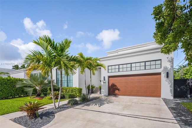 Building Photo - 895 NE 76th St