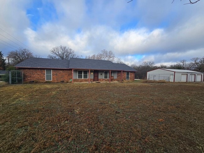 Building Photo - 4 bedroom 2 bath home in Seminole!