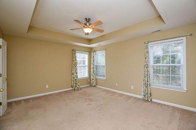 Building Photo - Inviting rancher ready now!