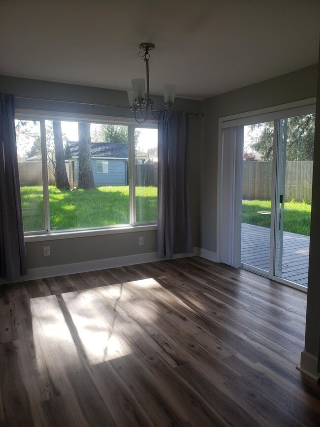 Building Photo - Remodeled Bungalow in Camas!