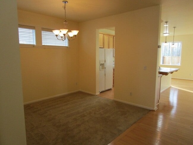 Building Photo - 3 Bedroom, 2.5 Bathroom Home with Office in Fife