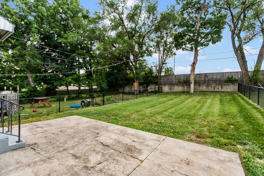 Building Photo - 4105 Adams St