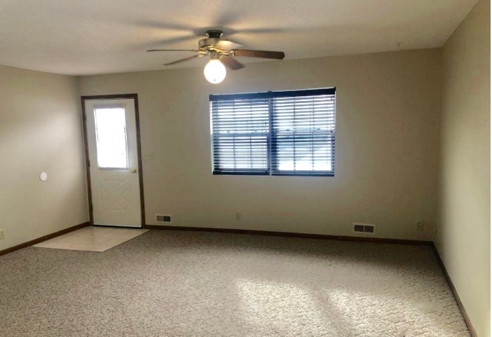 Building Photo - 2222 Melanie Ln