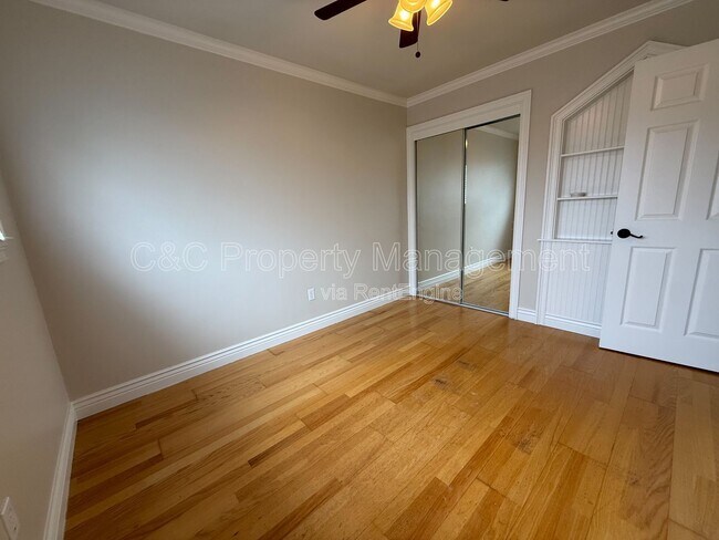 Building Photo - 476 Ferris Ave