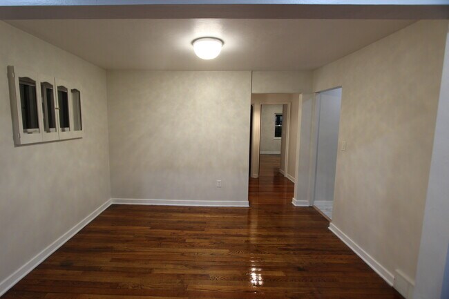 Building Photo - 4511 Main St