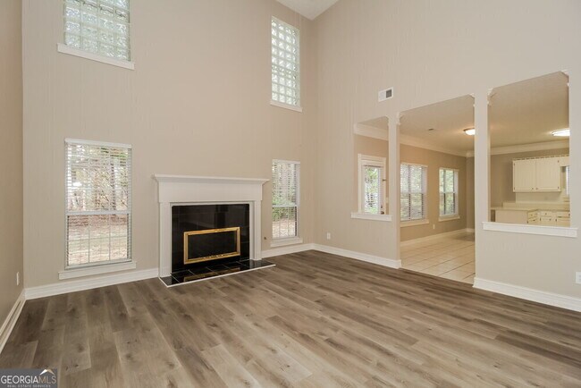 Building Photo - 355 Woodstream Dr