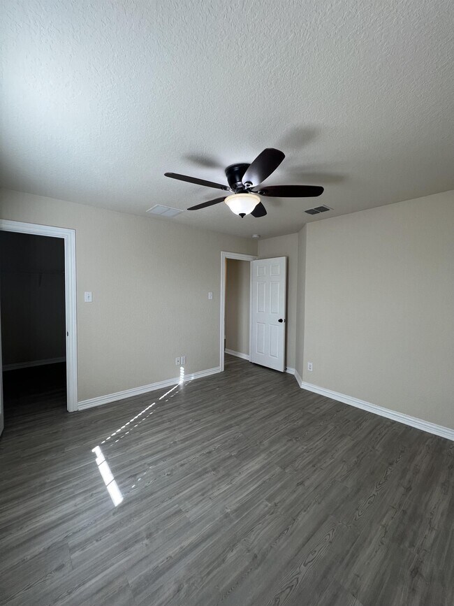 Building Photo - 25042 McBride Dr