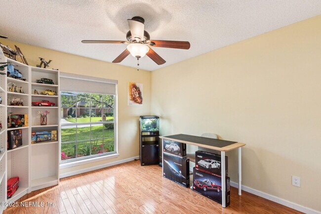 Building Photo - 2537 Emperor Dr