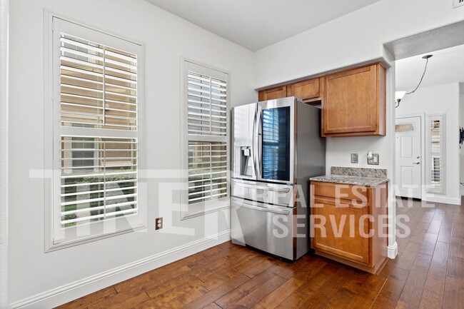 Building Photo - Beautifully updated Natomas Condo in Gated...