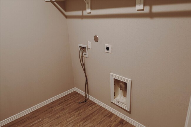 Building Photo - 10818 Catclaw Ct