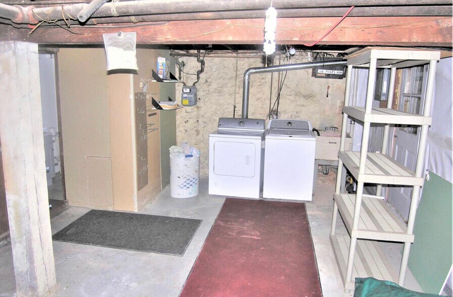 Washer Dryer and Extensive Storage - 2926 Wyman Pky