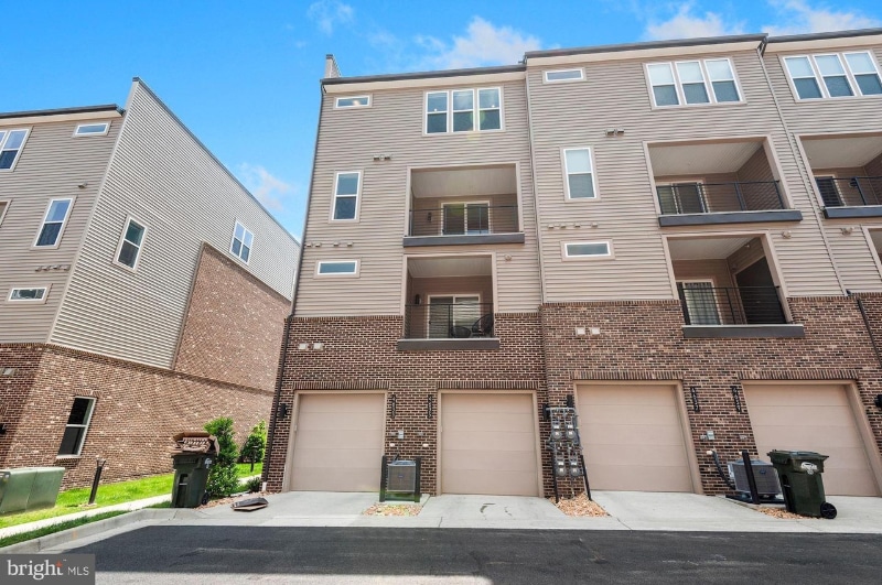 Building Photo - 4635 Charger Pl