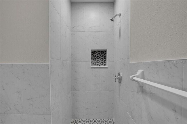 Building Photo - 1452 S Evergreen Ave