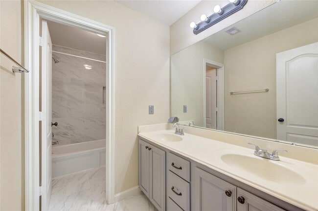 Building Photo - 6027 Mystic Berry Dr