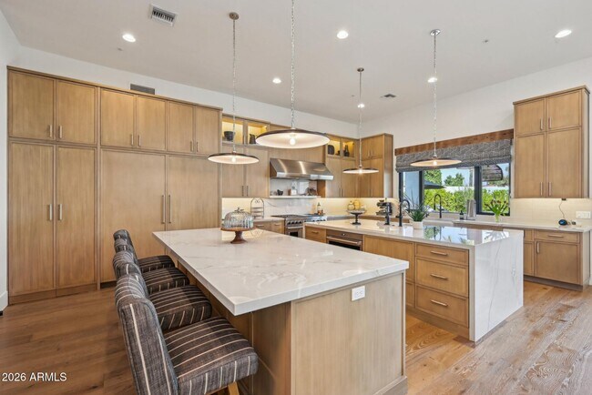 Building Photo - 9899 N 79th Way