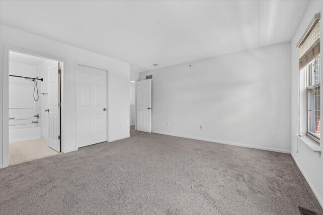 Building Photo - 39763 Rockcrest Cir