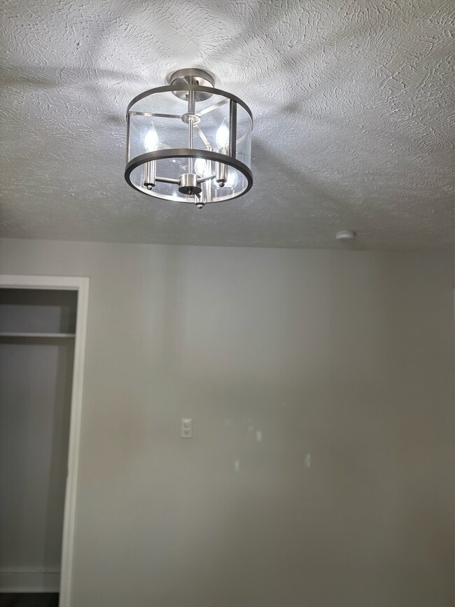 Building Photo - 209 Gertrude St