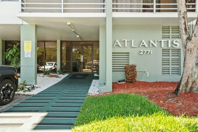 Building Photo - 2771 Taft St