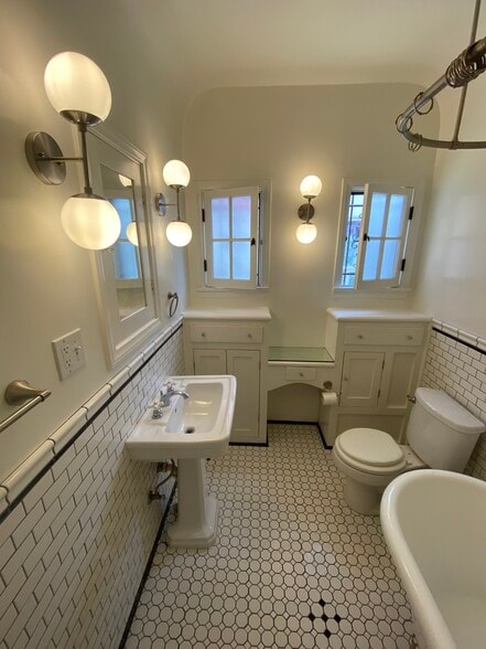 BATHROOM & NEW LIGHTING - 2570 N Beachwood Dr