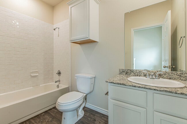 Building Photo - 3600 Barnacle Dr