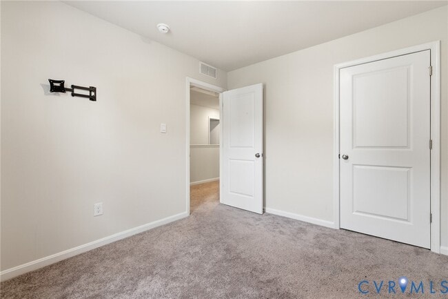 Building Photo - 3605 Roselawn Ter