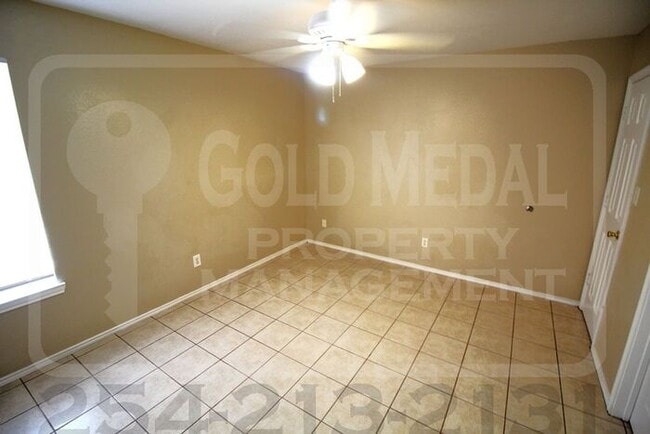 Building Photo - 3408 Barcelona Dr