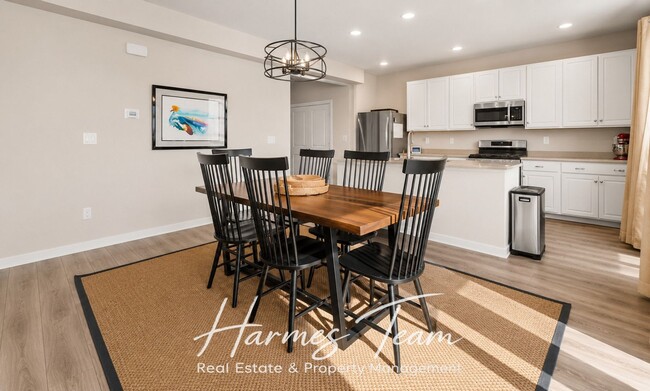 Building Photo - Beaufiful 5 Bedroom Home in the Trails of Aspen Ridge